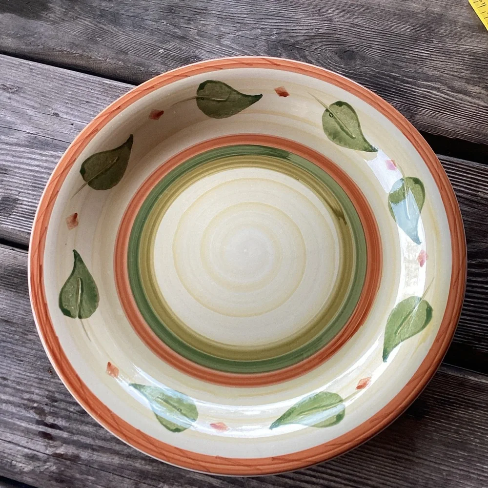Garden Ridge Mediterranean-look plates - set of plates in 2 sizes